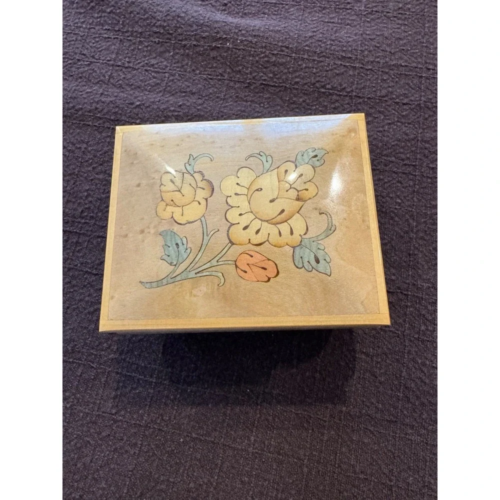 reuge music box‎ Italian Swiss movement wooden keepsake